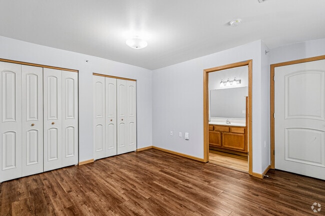 1BR, 1.5BA - 838SF - Bedroom