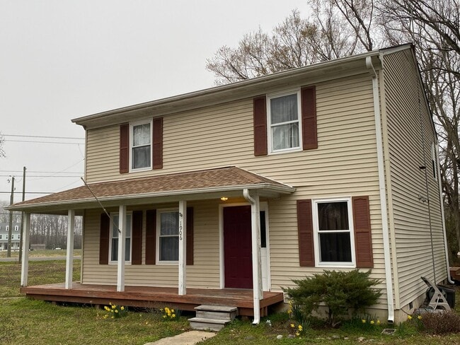 Building Photo - Charming 2-Bedroom Duplex in a Convenient Location!