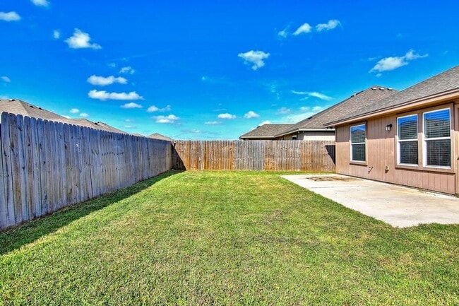 Photo - 3021 Cantabria St