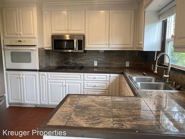 Photo - 3 br, 4 bath House - 17 Sunset Drive, Upst...