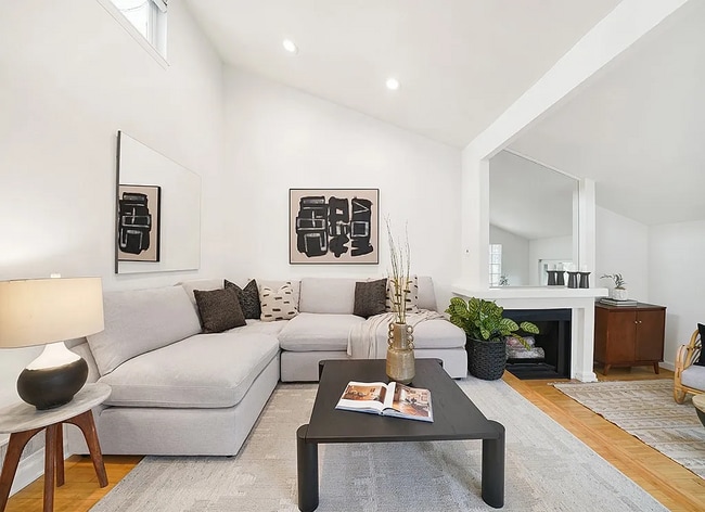 Cool Sunset Beach pad Only 5 min Walk from... - Cool Sunset Beach pad Only 5 min Walk from... Apartment Unit 204