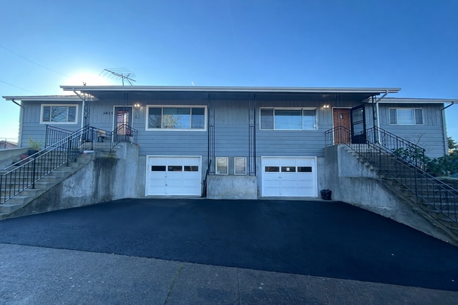 Building Photo - r3409NE59thStVancouver Unit 3409