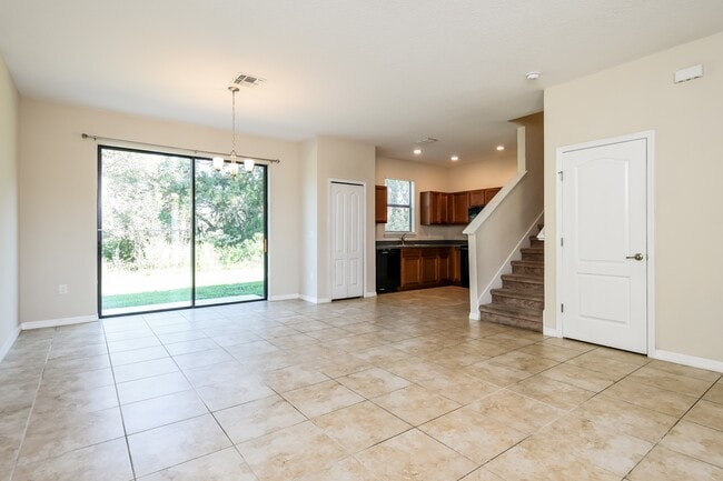 Photo - 1470 Pacific Rd