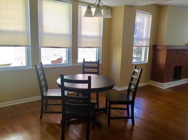 dining room - 5721 Northumberland St Unit 5721 Northumberland