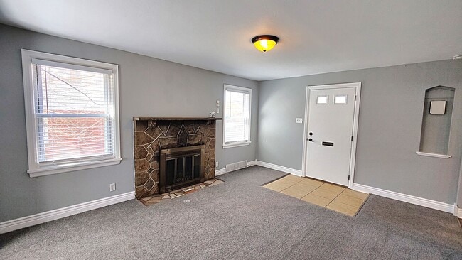 Photo - *Beautifully Updated & Charming 3BD/1BA Single-Family Home Available in West Mifflin*