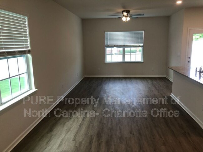 Photo - 5517 Carrington Ct