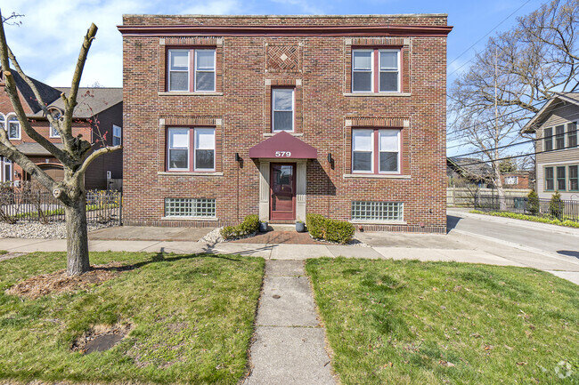 Building Photo - 579 N Center St Unit #1 Rental