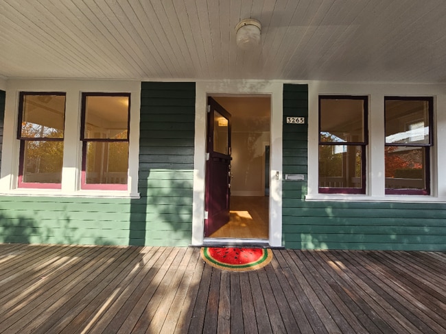 Photo - 3265 NE Alberta St