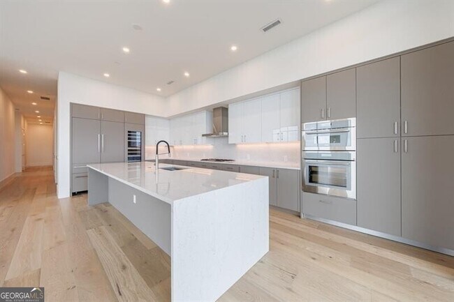 Photo - 2425 Peachtree Rd NE Unit 1806