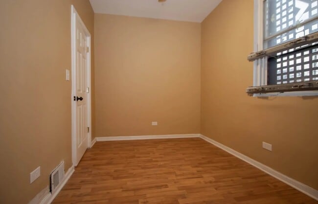 5005 W Chicago Ave Unit 5005 West Chicago Ave