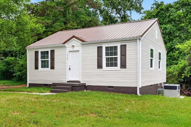 Photo - 2 Bedroom Home For Rent Near APSU!