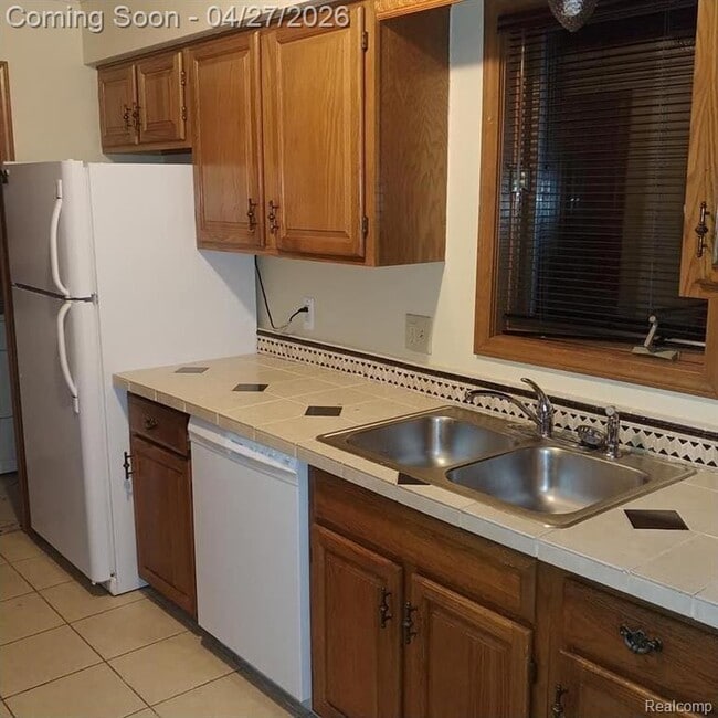 Photo - 205 Pineview Ct