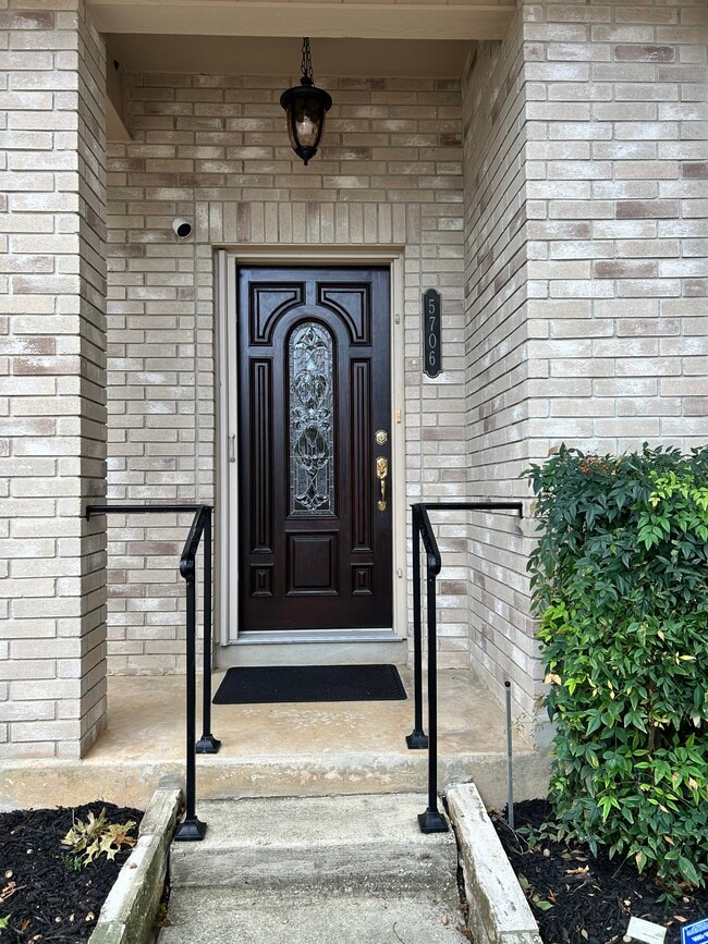 Photo - 5706 Quail Crown