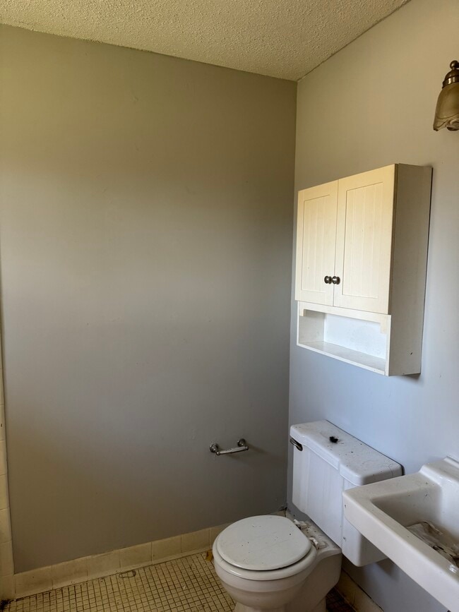 Photo - 425 Mulligan Dr