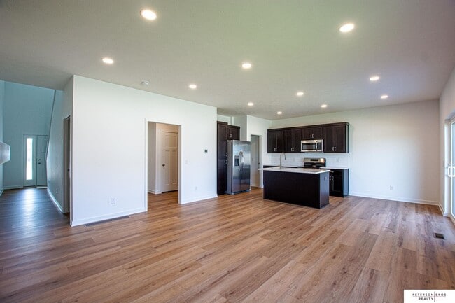 Photo - 14802 Willow St