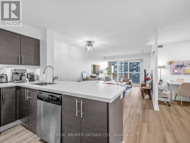 Photo - 125 Western Battery Rd Unité 1209