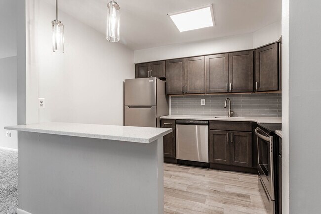Photo - Royal Crest Apartments