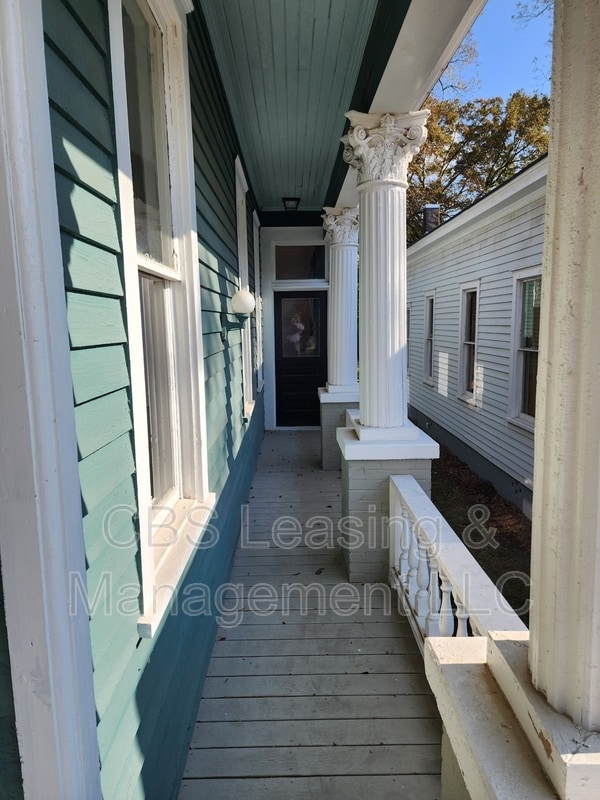 Photo - 2908 10th Ave