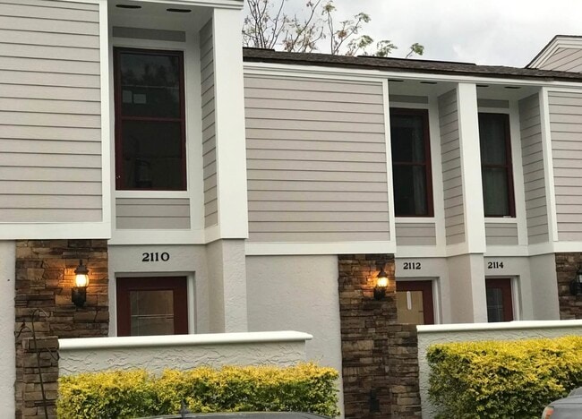 Building Photo - 2110 NE 38th Ave