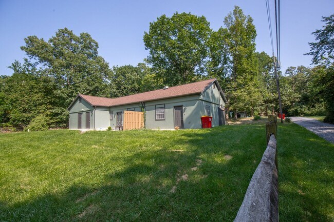 115 Old Bridge Rd Unit 6