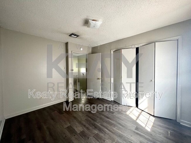Photo - 402-A Loire Avenue