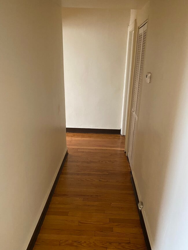 Photo - 503 E 79th St Unidad 2A