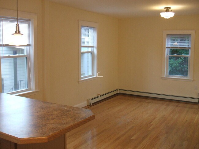 Photo - 345 Market St Unit 3