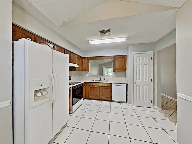 385 Filmore Dr