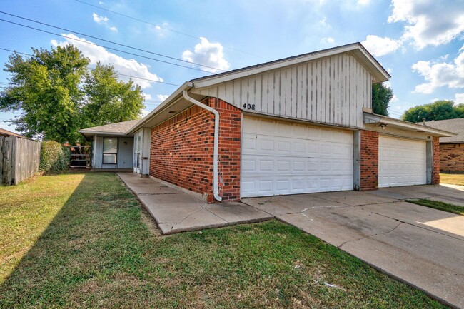 Cozy Edmond Duplex with Fireplace & Built-... - Cozy Edmond Duplex with Fireplace & Built-... Casa