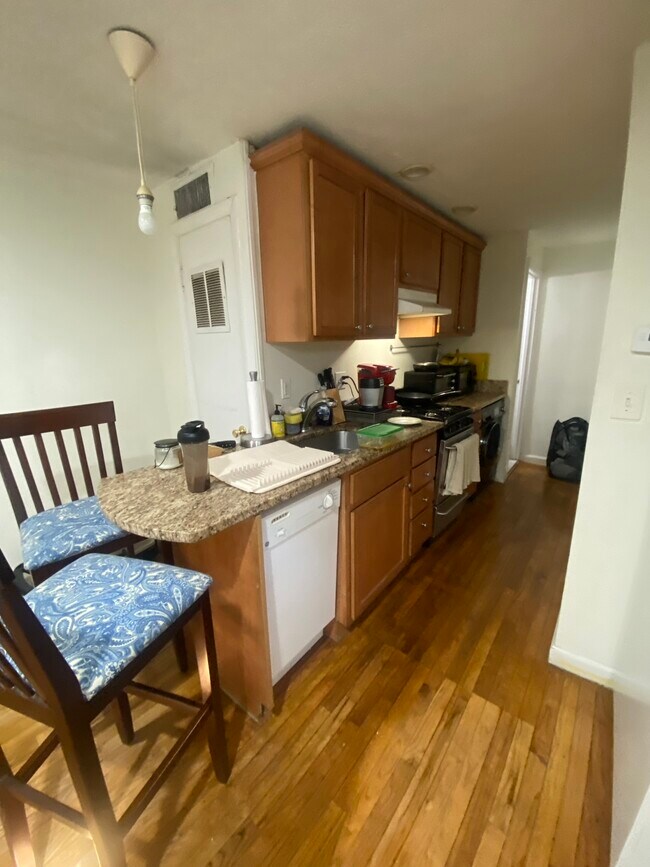 Building Photo - 49 Hemenway St Unit 20