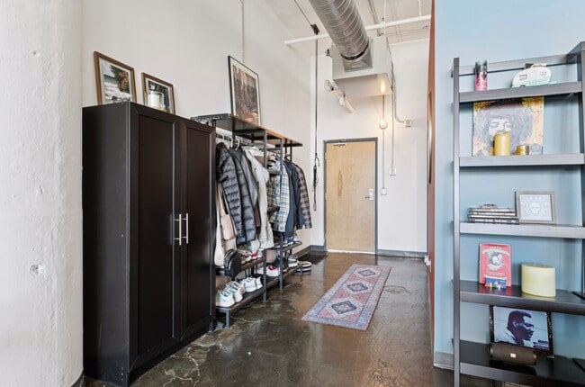 Building Photo - 500 Robert St N Unit 608