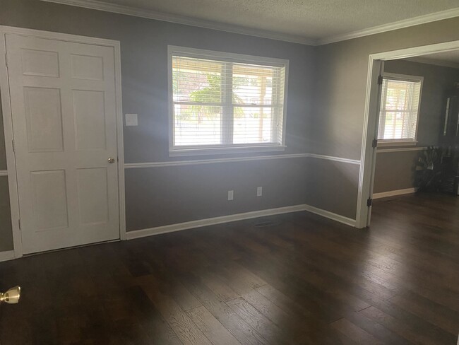 Photo - 796 Hart Dr