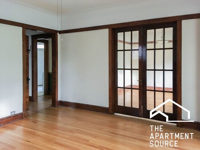 Photo - 3817 N Lawndale Ave Unit 2W