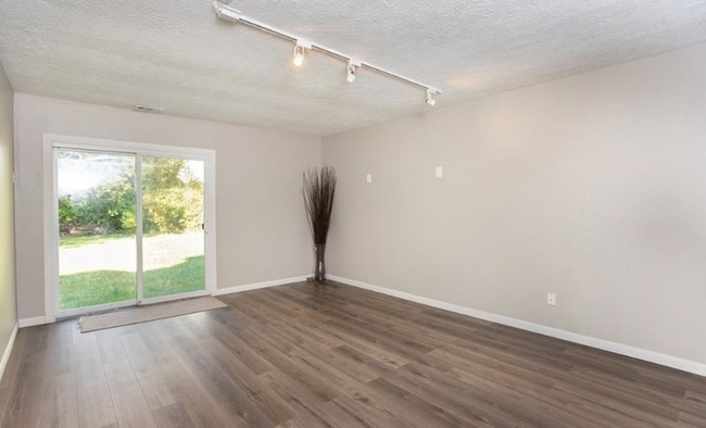 Photo - 9030 Reed Rd