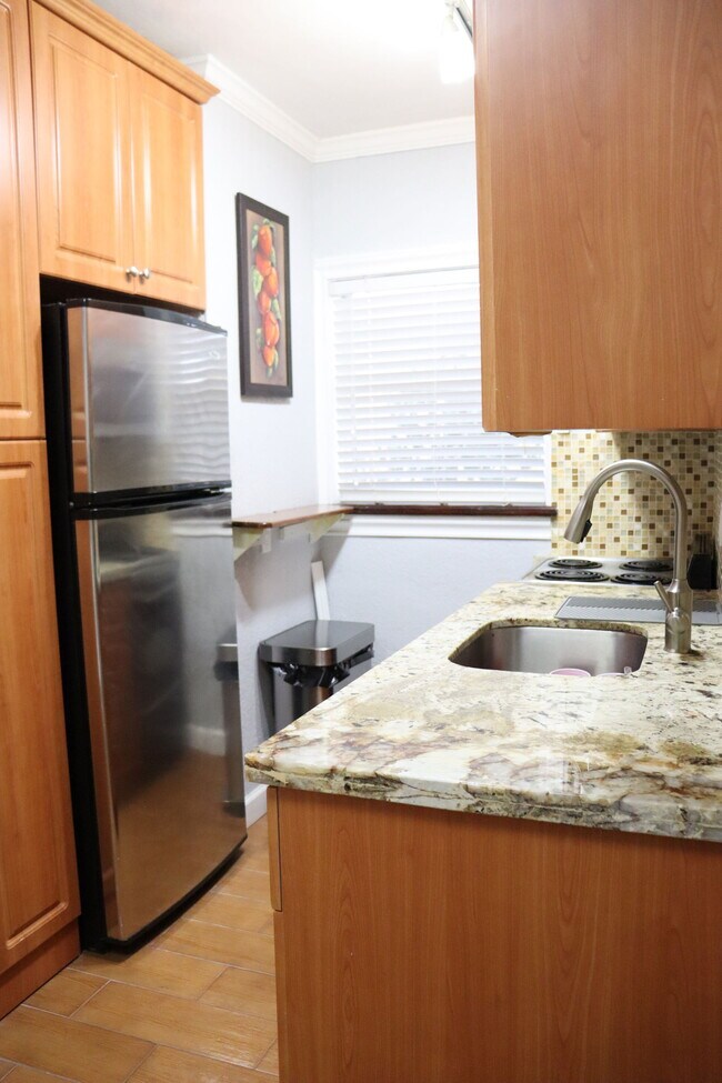8101 Abbott Ave Unit 8