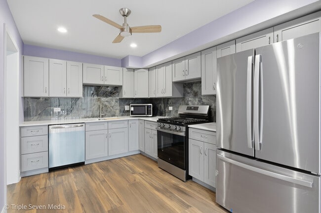 Photo - 777 E Golfview Dr