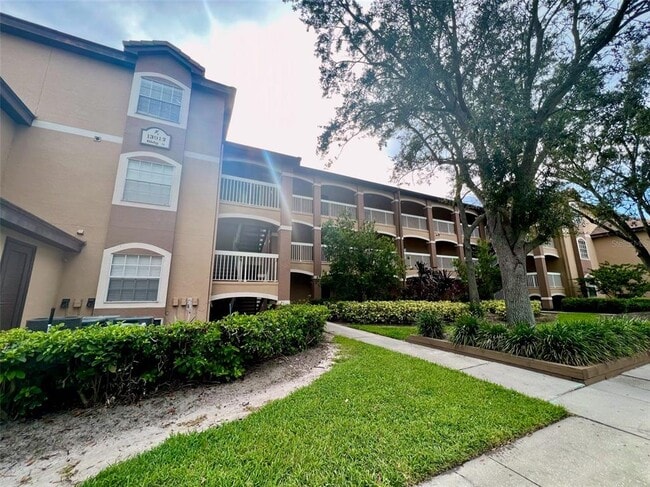 Photo - 13917 Fairway Island Dr Unidad 933 Rental