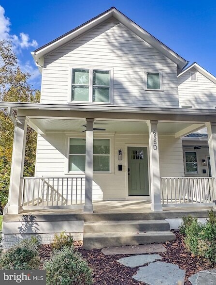 Photo - 635 Upland Pl