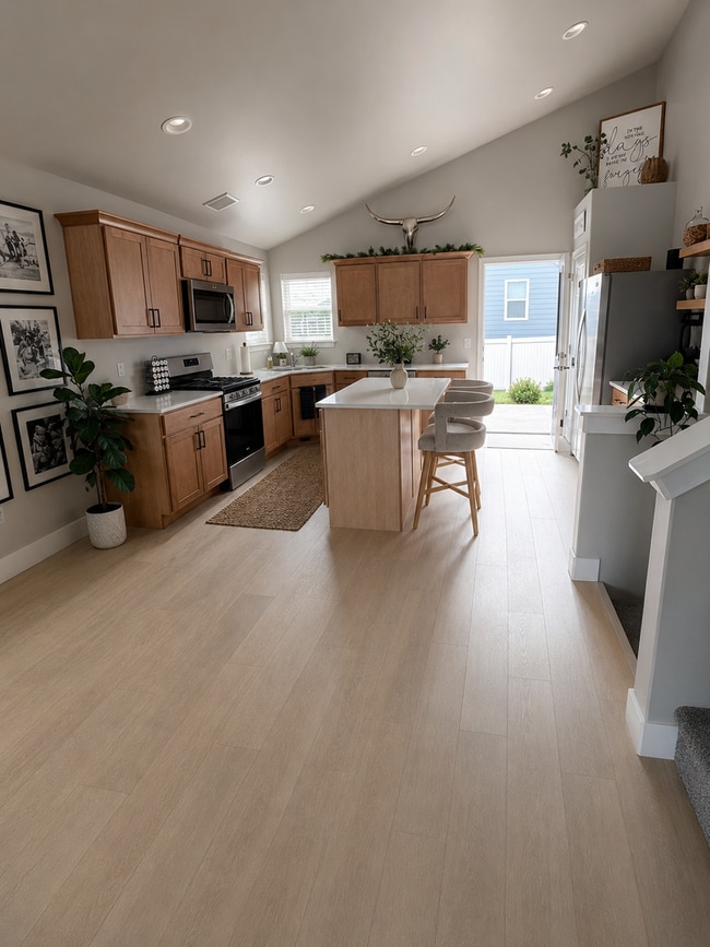 Building Photo - Modern West End Living | 4 Bed, 3 Bath Home