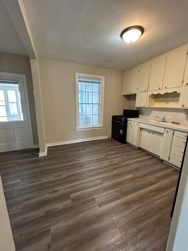 Photo - 1 Bedroom 1 Bath Apartment Unit RHS 416-#2