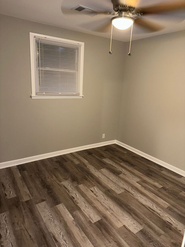 Photo - 725 Kent Dr Unit B