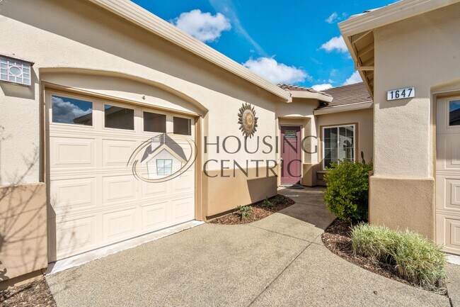 Photo - Executive Single Story Rental in Gated Serrano Community!