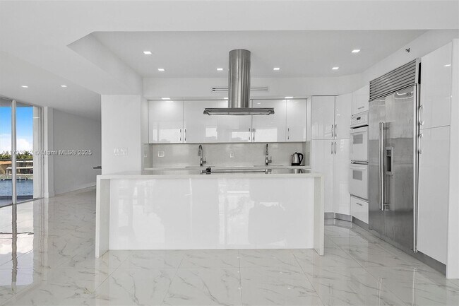 Photo - 19707 Turnberry Way Unit 5k