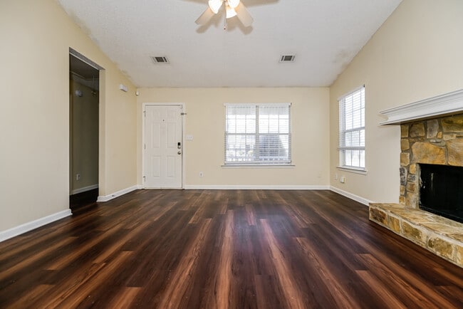 Photo - 1308 N Hampton Dr