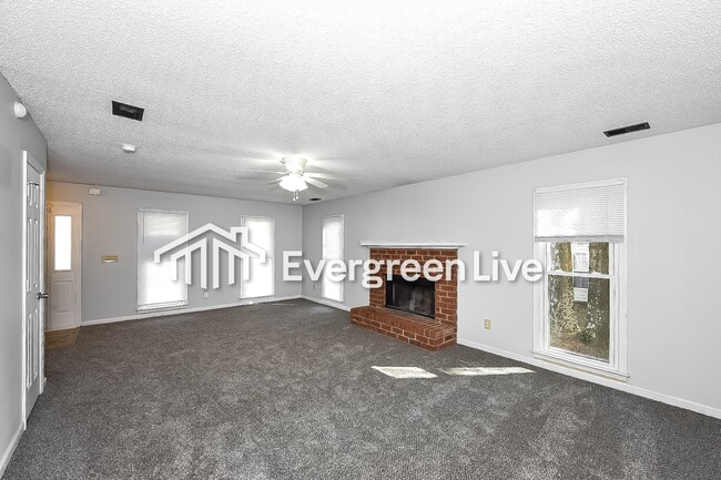 Photo - 213 Whitehurst Way