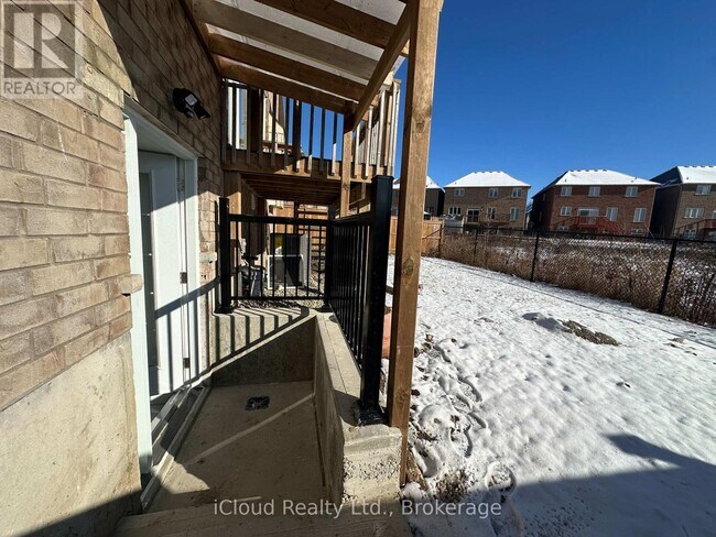 Photo - 89 Longboat Run W