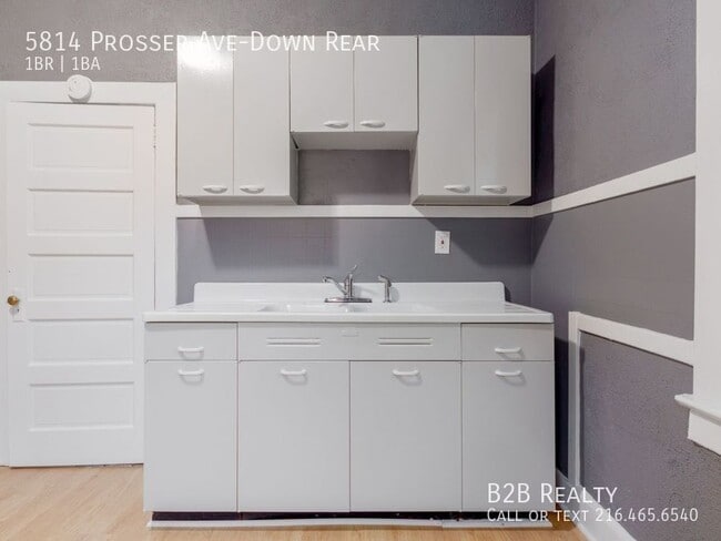 Photo - 5814 Prosser Ave