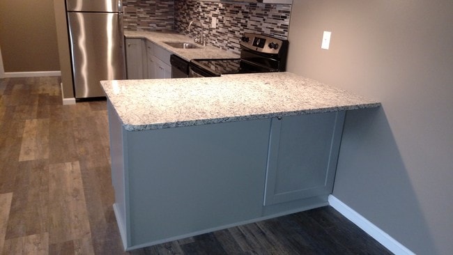 Newly Remodeled Breakfast bar - EastGate Apartments Leasing