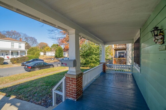 Photo - 2118 Fairfax Ave