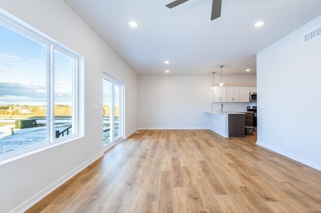Photo - Stunning New Built 5 Bed Duplex!